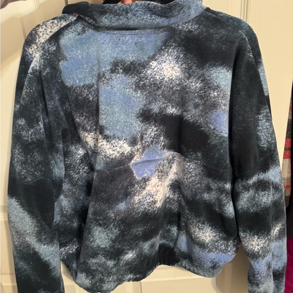 Nike Therma-Fit Blue and Black Pullover - Picture 6 of 6